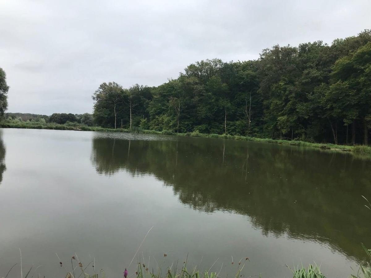 L Oree Du Bois Moncheux Bagian luar foto